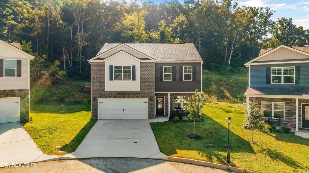 Photo of 7104 Dusty Rose Lane, Knoxville, TN 37921 (MLS # 1354082)