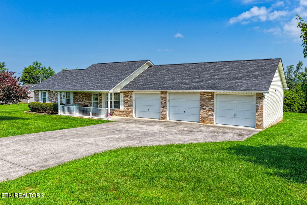 Photo of 660 Privet Drive, Dandridge, TN 37725 (MLS # 1305917)