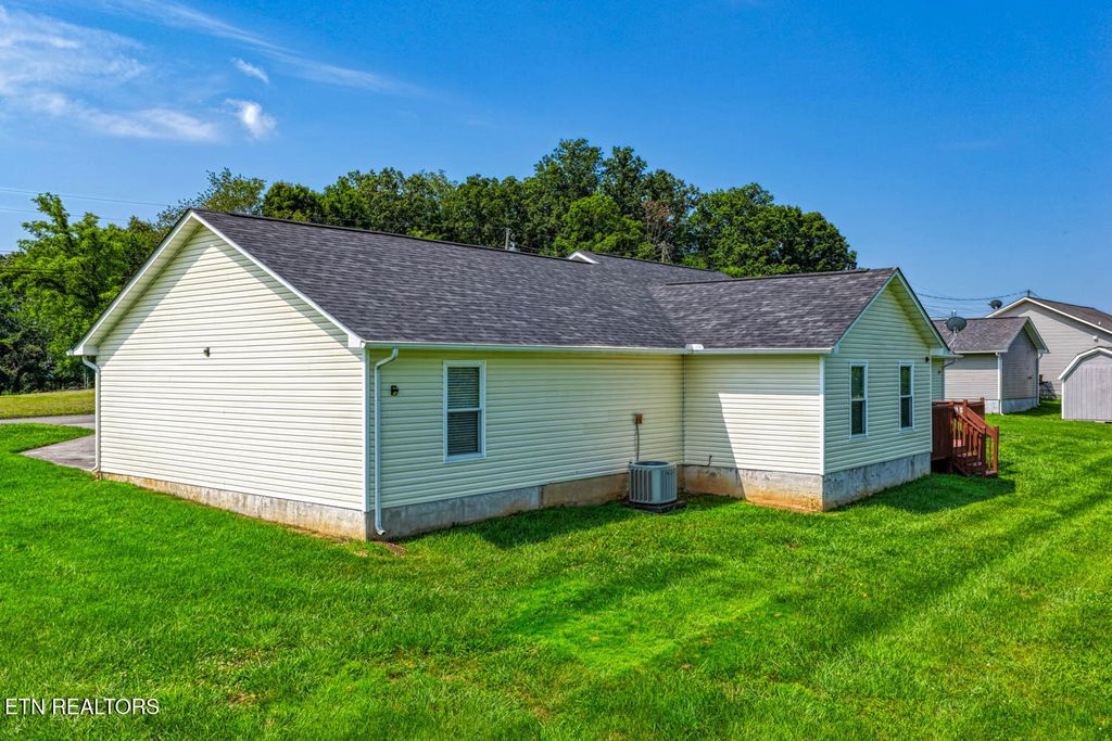 Photo of 660 Privet Drive, Dandridge, TN 37725 (MLS # 1305917)