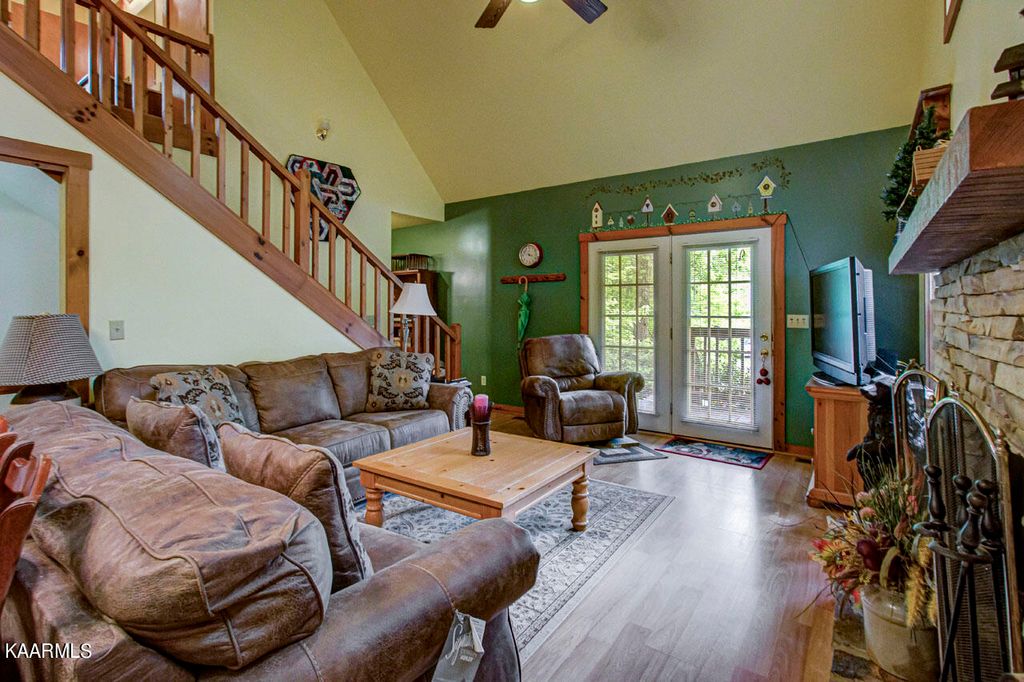 Photo of 348 Rainbow Circle, Townsend, TN 37882 (MLS # 1223277)