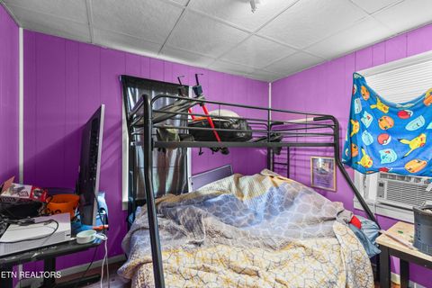 Tiny photo for 555 Poplar Ave, Jellico, TN 37762 (MLS # 1335454)