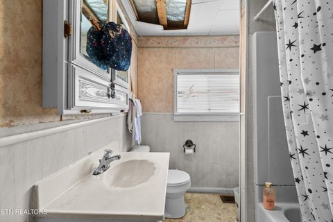 Tiny photo for 555 Poplar Ave, Jellico, TN 37762 (MLS # 1335454)