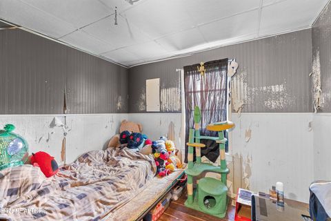 Tiny photo for 555 Poplar Ave, Jellico, TN 37762 (MLS # 1335454)