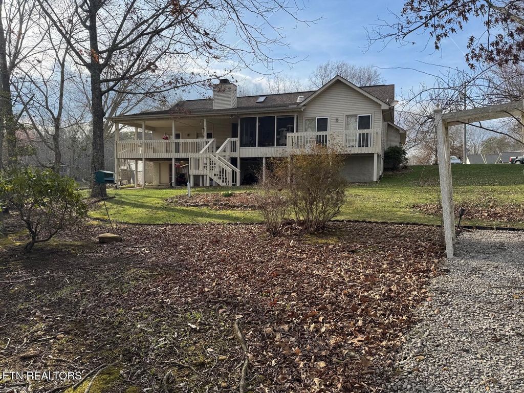 Photo of 18 Windsor Point, Crossville, TN 38558 (MLS # 1332110)
