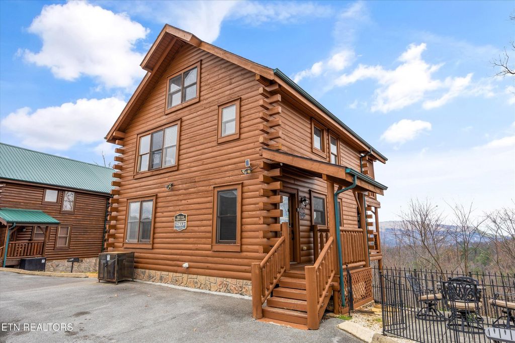 Photo of 2833 White Oak Ridge Lane, Sevierville, TN 37862 (MLS # 1334399)