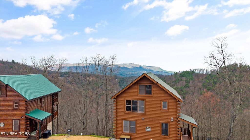 Photo of 2833 White Oak Ridge Lane, Sevierville, TN 37862 (MLS # 1334399)