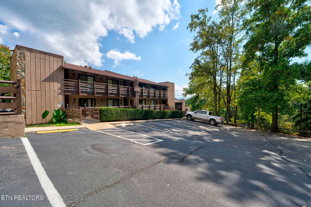 Photo of 1081 Cove Rd #613, Sevierville, TN 37876 (MLS # 1316980)