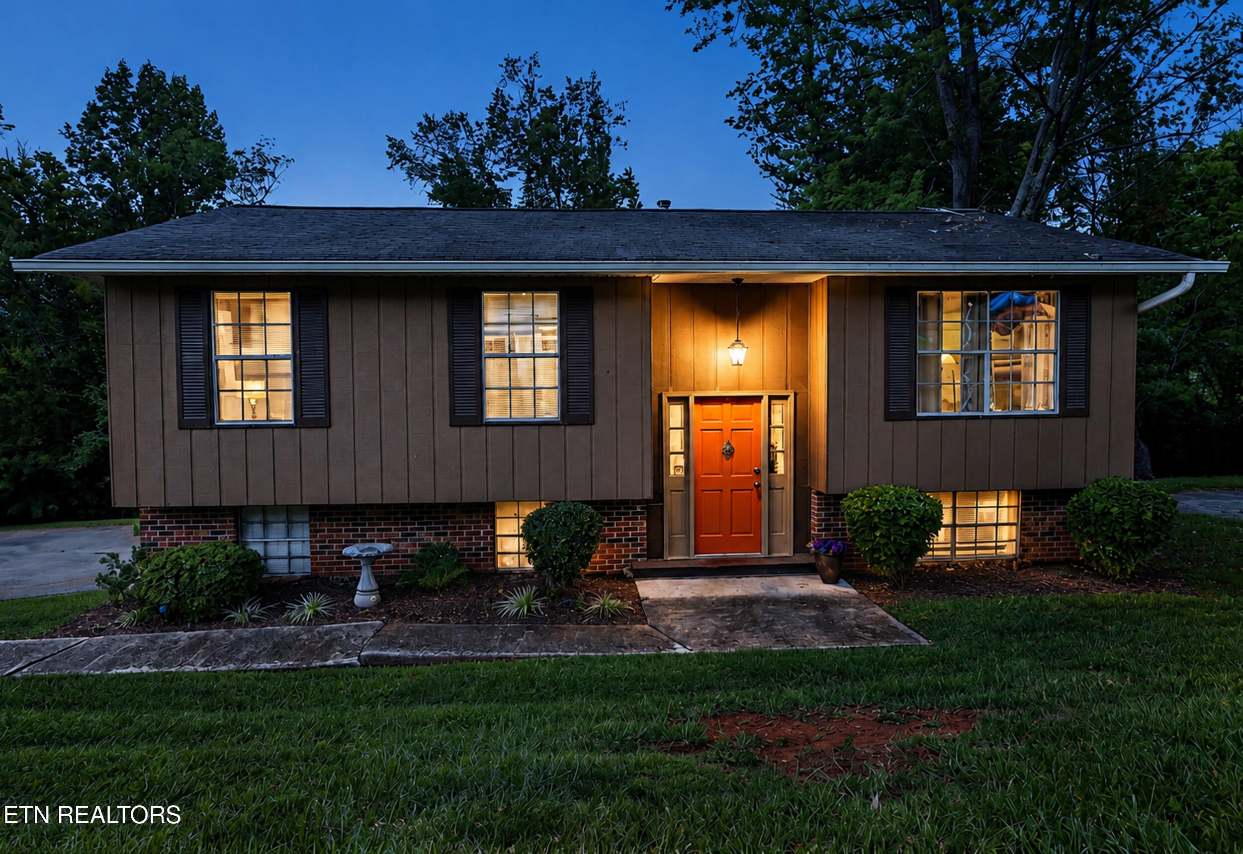 2220 Highland Rd