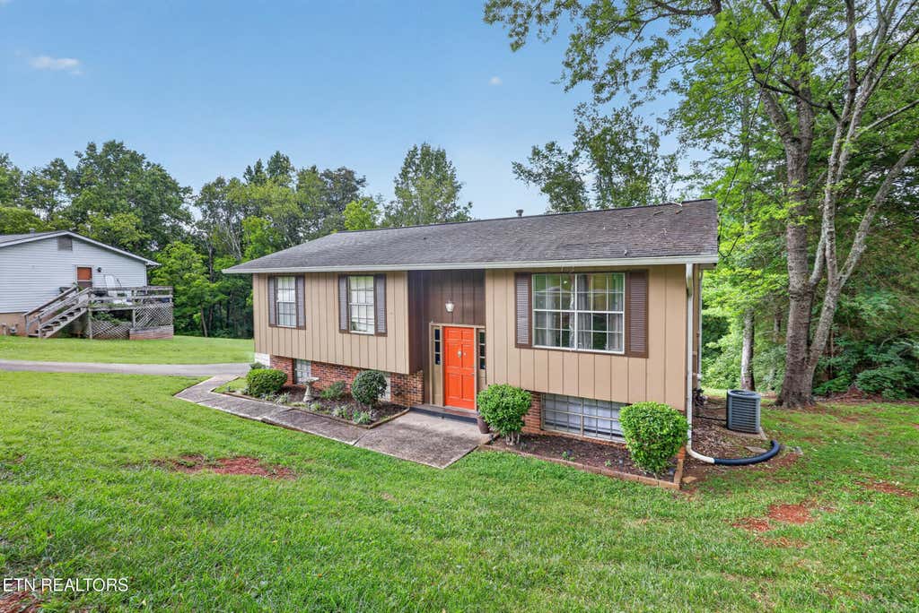 Photo of 2220 Highland Rd, Maryville, TN 37801 (MLS # 1350756)