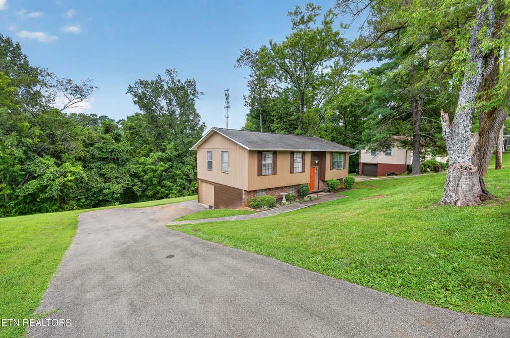 Photo of 2220 Highland Rd, Maryville, TN 37801 (MLS # 1350756)