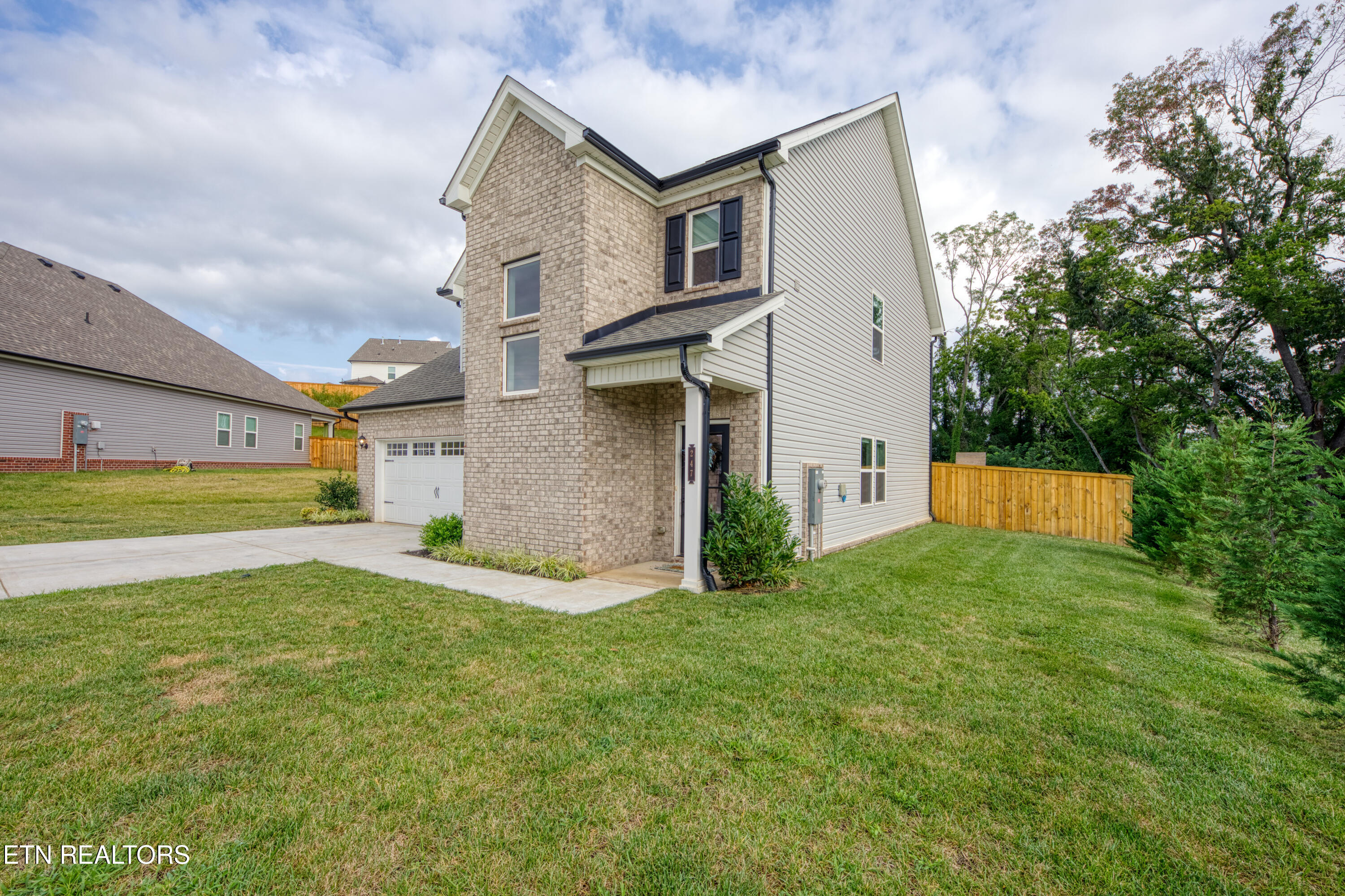 247 English Oak Lane
