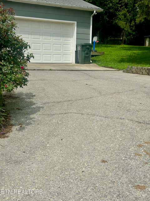 Tiny photo for 302 County Road 331, Sweetwater, TN 37874 (MLS # 1350014)