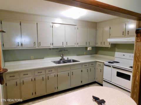 Tiny photo for 302 County Road 331, Sweetwater, TN 37874 (MLS # 1350014)