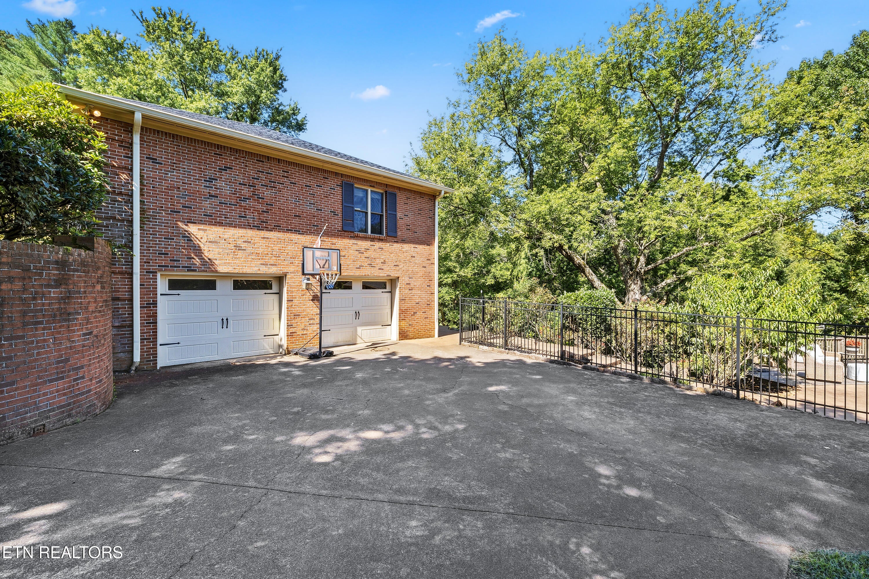 2301 Craig Cove Rd