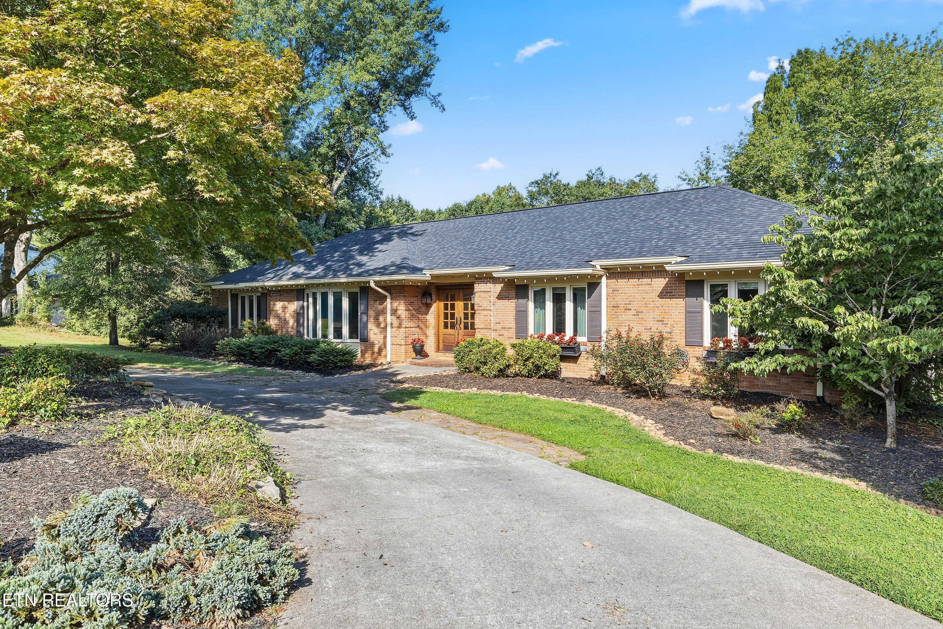 2301 Craig Cove Rd