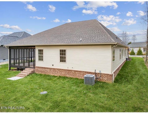 Tiny photo for 154 Elokwa Way, Loudon, TN 37774 (MLS # 1354989)