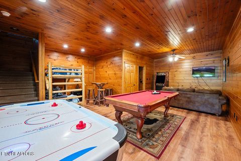 Tiny photo for 834 Great Smoky Way, Gatlinburg, TN 37738 (MLS # 1339480)