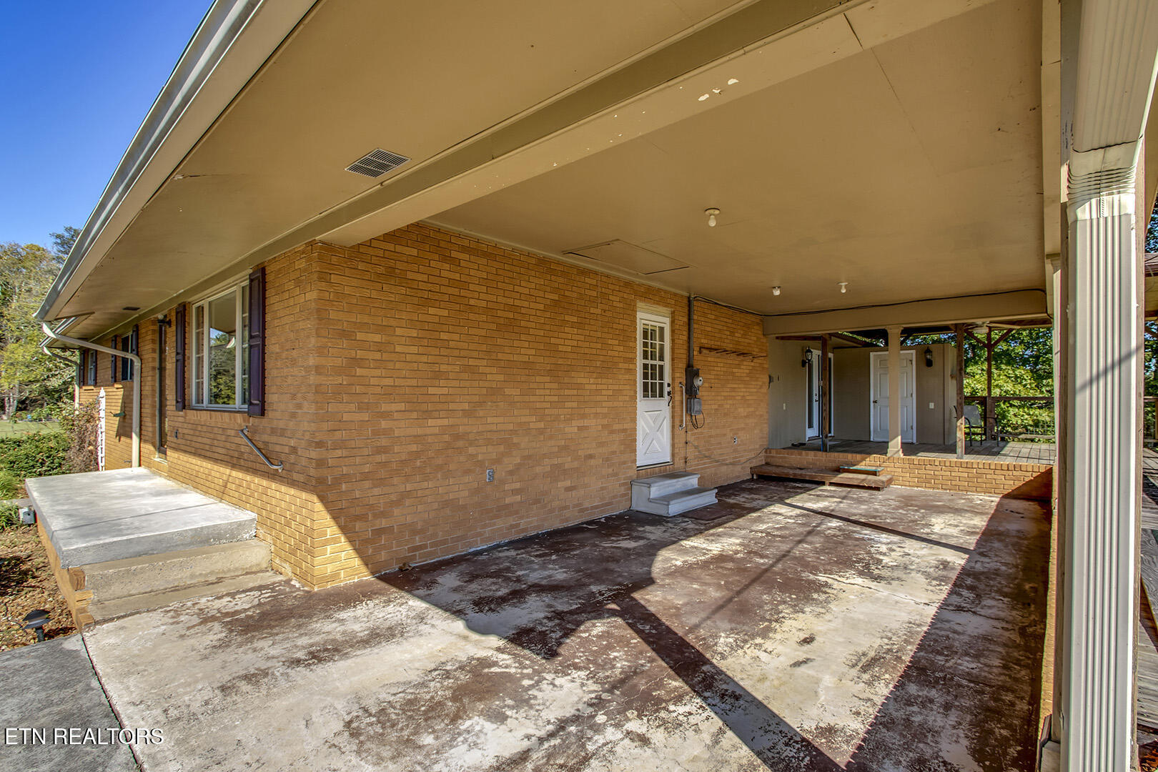360 Church Lane