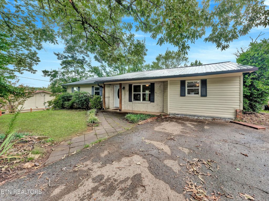 Photo of 2950 Glenn Rd, Louisville, TN 37777 (MLS # 1271778)