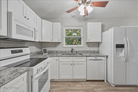 Tiny photo for 6901 Howard School Rd, Maryville, TN 37801 (MLS # 1355621)