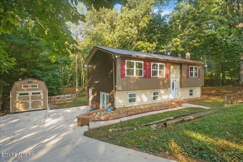 Photo of 6901 Howard School Rd, Maryville, TN 37801 (MLS # 1355621)