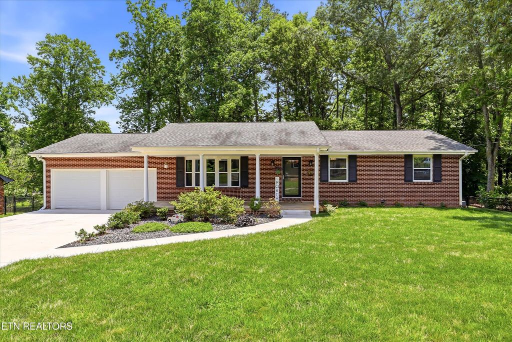 Photo of 404 Karla Drive, Knoxville, TN 37920 (MLS # 1344358)