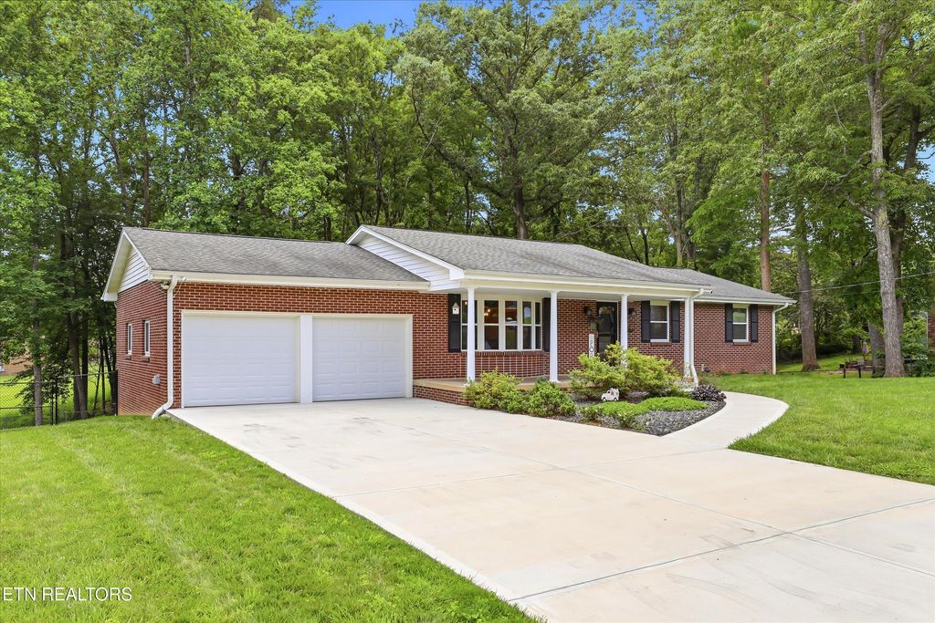 Photo of 404 Karla Drive, Knoxville, TN 37920 (MLS # 1344358)