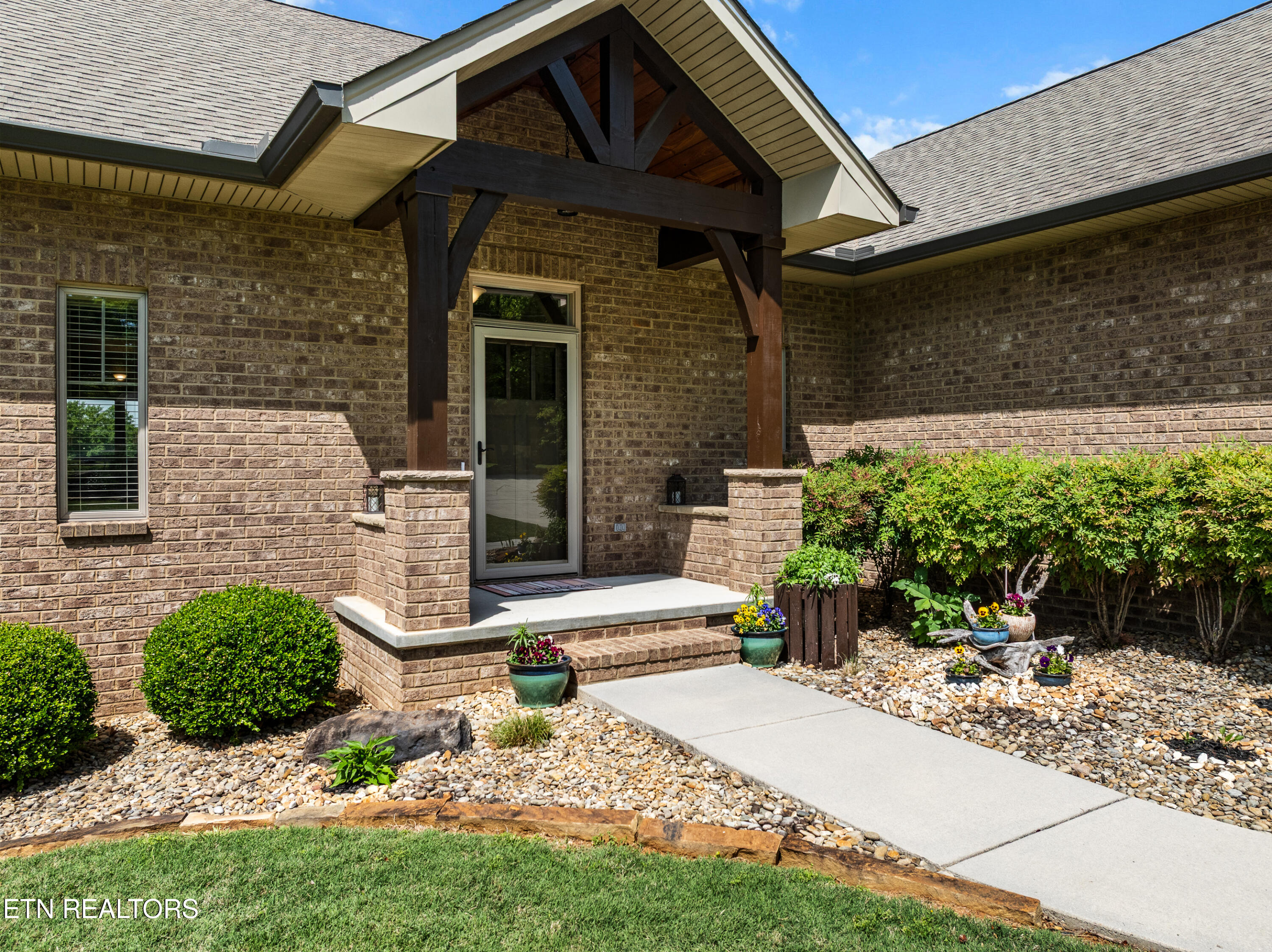 853 Collie Cove Court