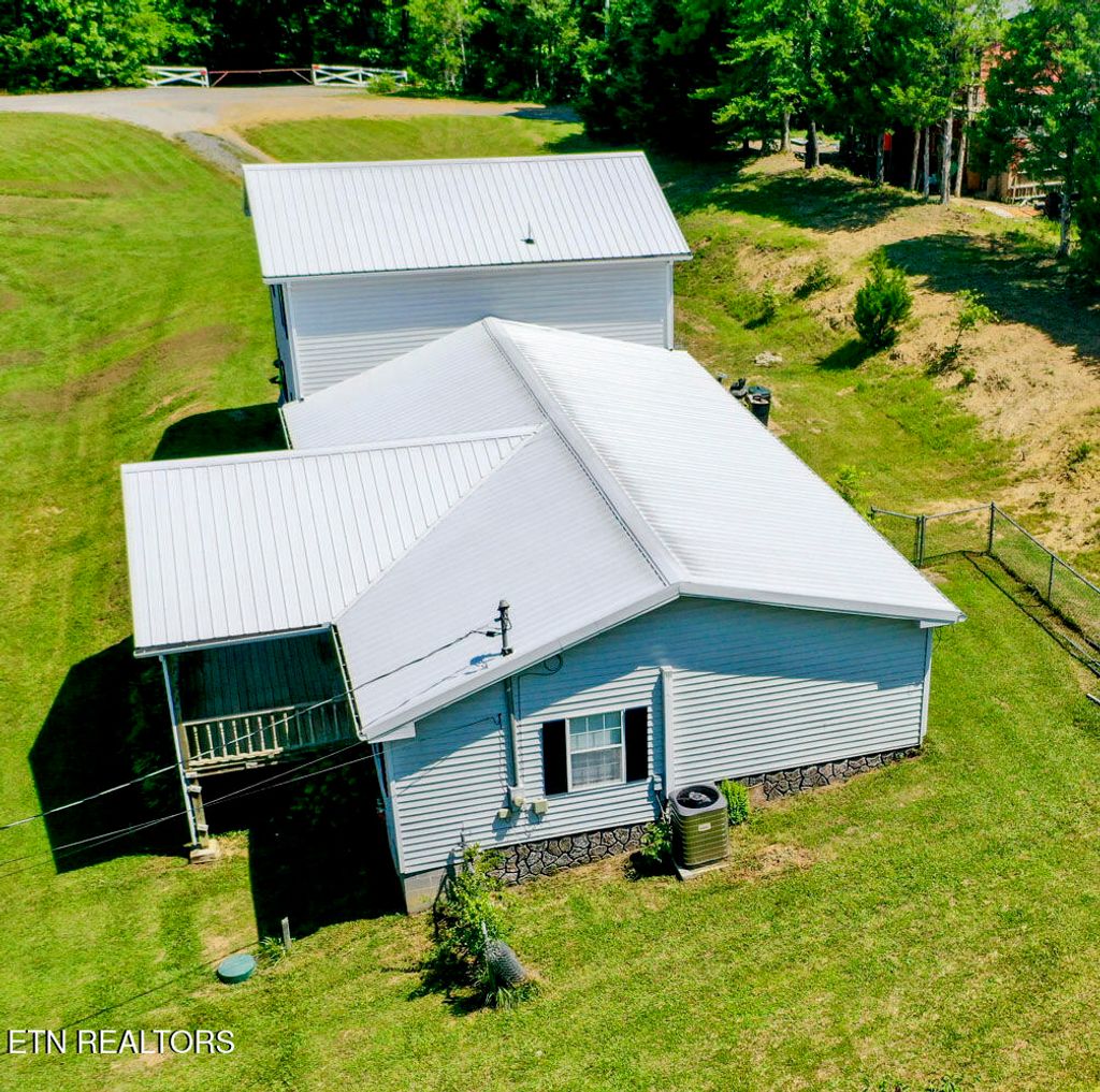 Photo of 1642 Slover Springs Rd, Dandridge, TN 37725 (MLS # 1306588)