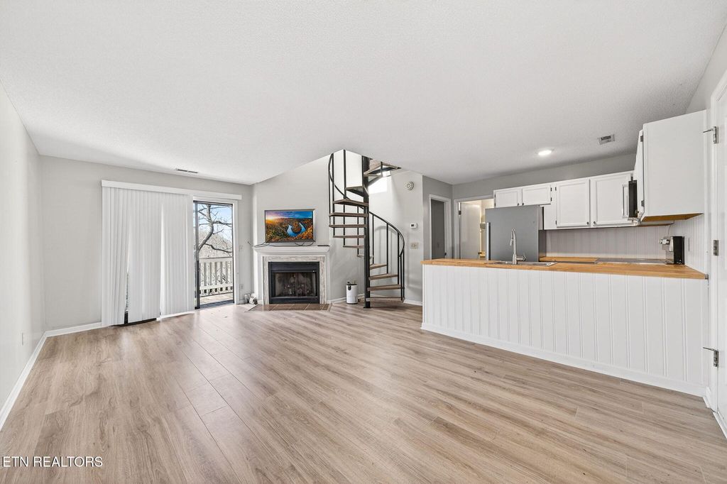 Photo of 291 Moytoy Rd #U 206, Crab Orchard, TN 37723 (MLS # 1309227)