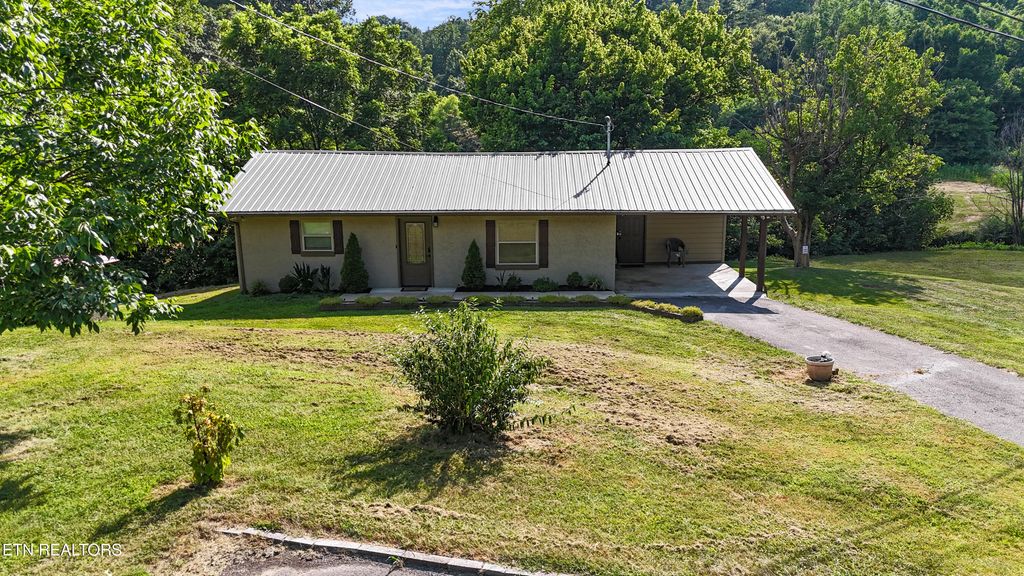 Photo of 2368 Hall Rd, Dandridge, TN 37725 (MLS # 1313079)