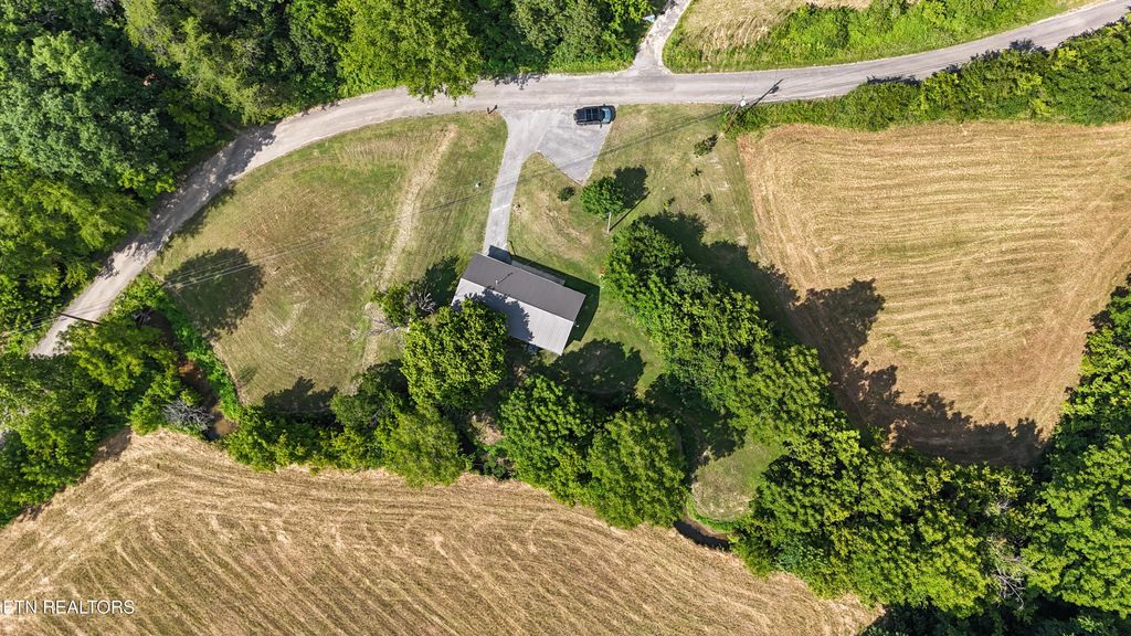 Photo of 2368 Hall Rd, Dandridge, TN 37725 (MLS # 1313079)