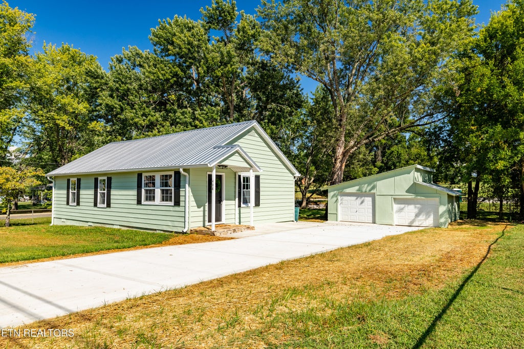 Photo of 408 Amerine Rd, Maryville, TN 37804 (MLS # 1354068)