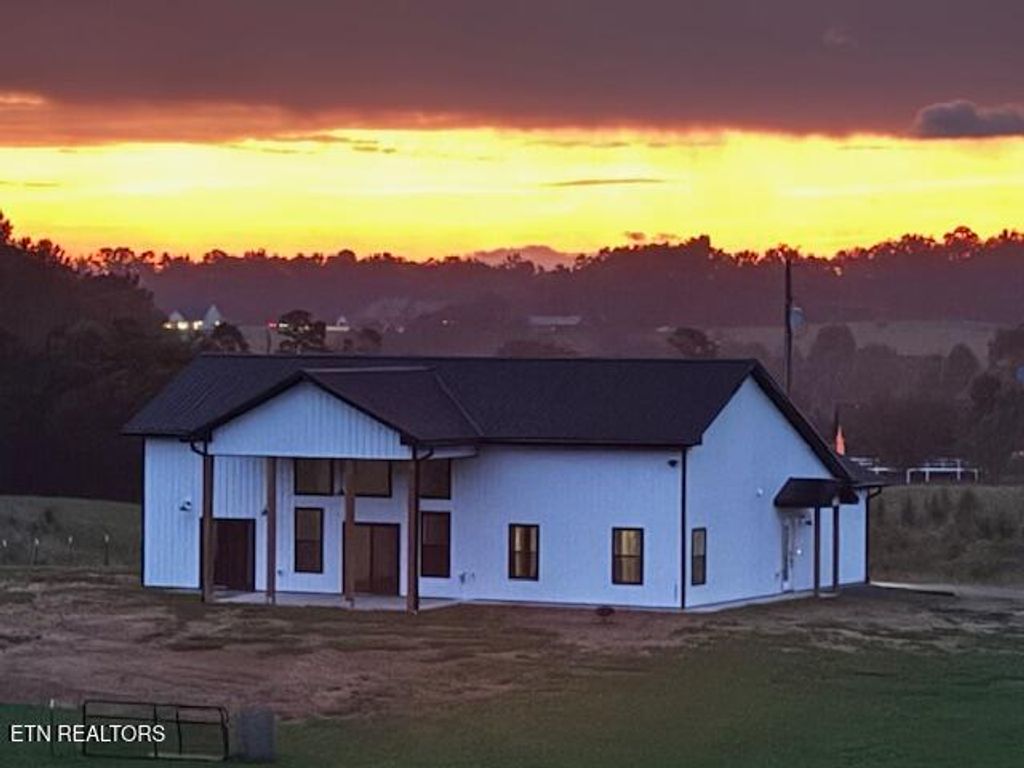 Photo of 174 County Line Road Rd, Dandridge, TN 37725 (MLS # 1303136)