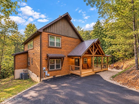 Photo of 2762 Sawmill Branch Drive, Sevierville, TN 37862 (MLS # 1359580)