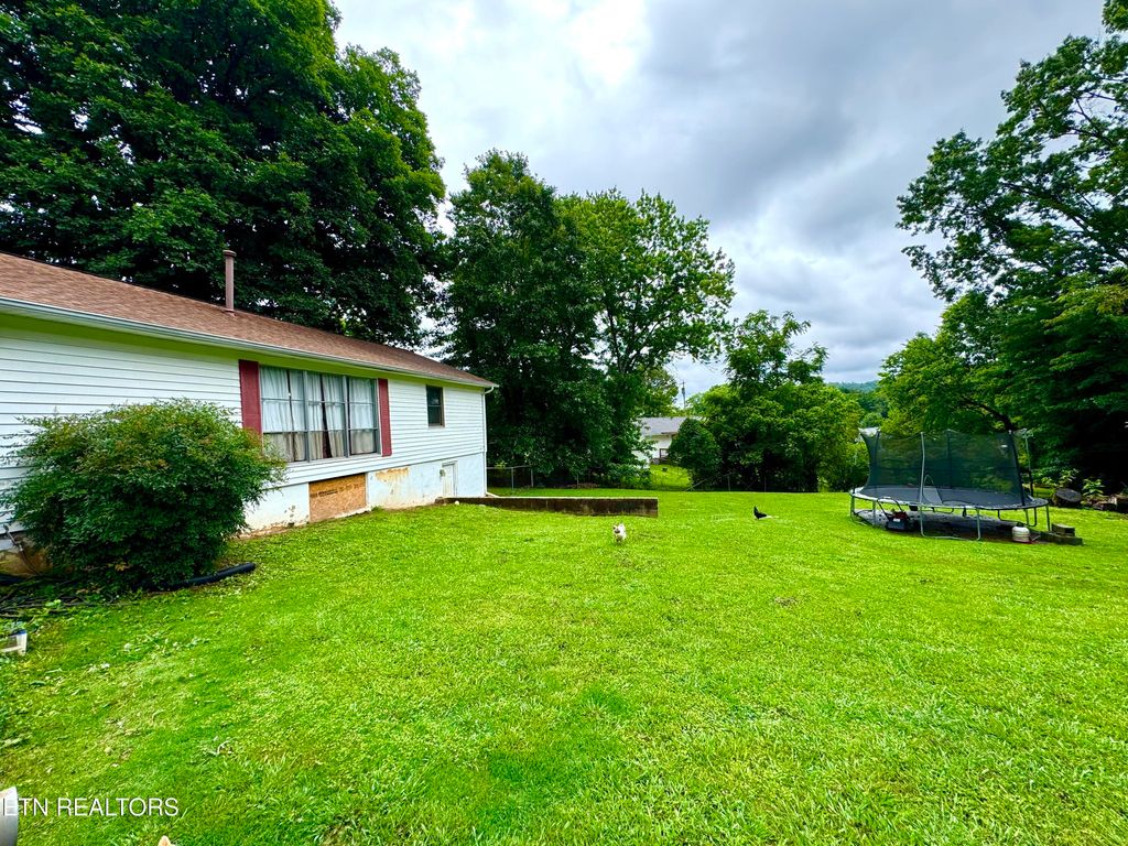Photo of 103 Albany Rd, Oak Ridge, TN 37830 (MLS # 1305534)