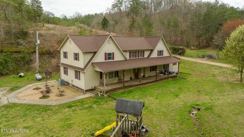 8651 Tazewell Hwy Sneedville TN 37869