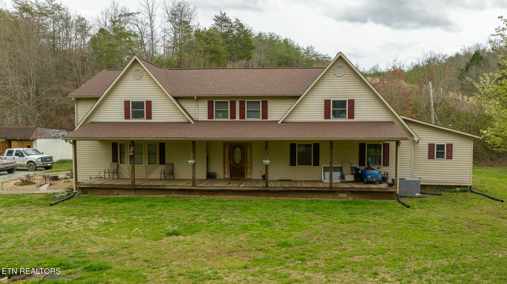 8651 Tazewell Hwy