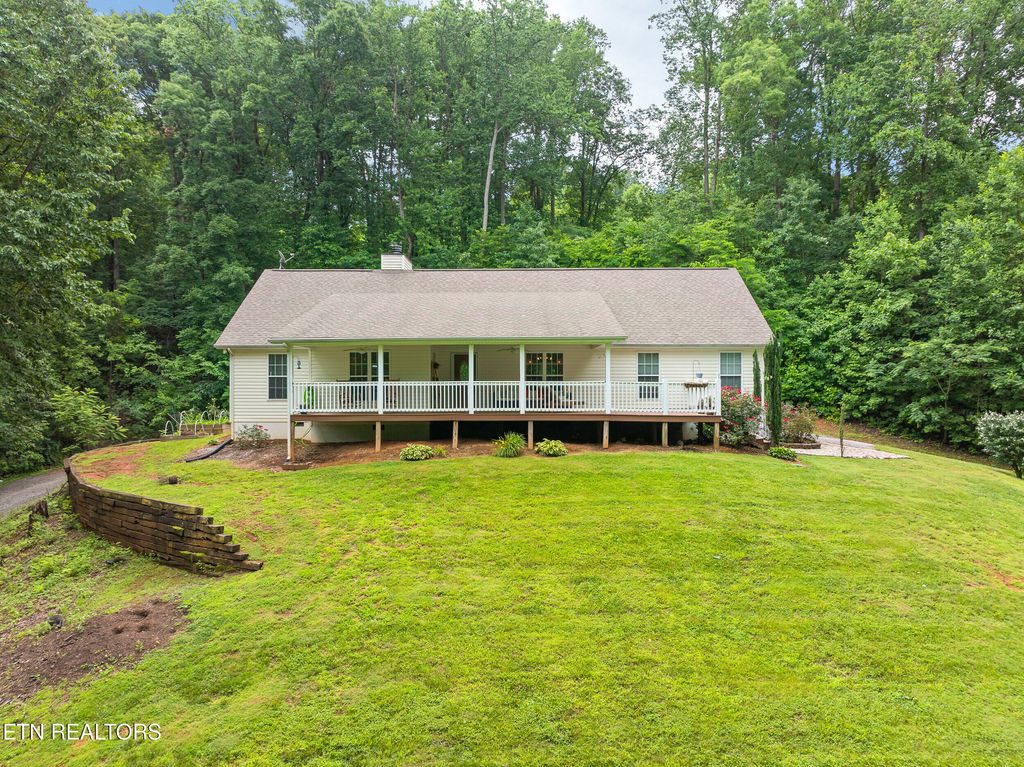 Photo of 118 Oakland Lane, Sweetwater, TN 37874 (MLS # 1305110)