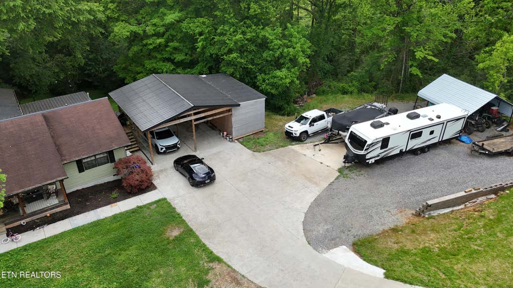 Photo of 2811 Lake City Hwy, Rocky Top, TN 37769 (MLS # 1343949)