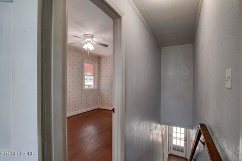 Tiny photo for 522 Court St, Wartburg, TN 37887 (MLS # 1325036)