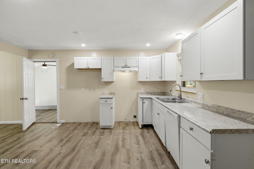 Photo of 2022 Center Rd, Pigeon Forge, TN 37863 (MLS # 1356406)