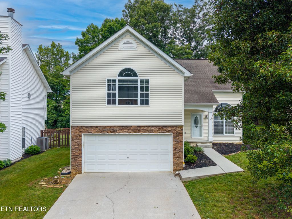 Photo of 929 Station View Rd, Knoxville, TN 37919 (MLS # 1345751)