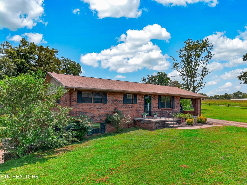 Photo of 2082 Highway 25-70 E, Dandridge, TN 37725 (MLS # 1352462)