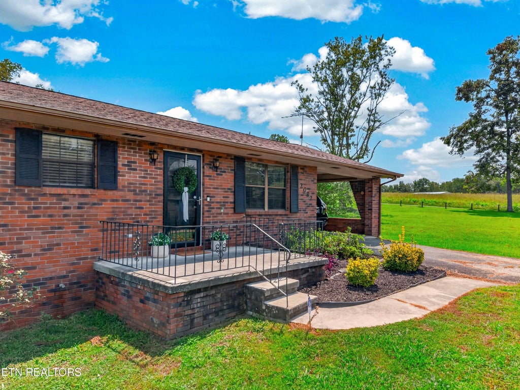 Photo of 2082 Highway 25-70 E, Dandridge, TN 37725 (MLS # 1352462)