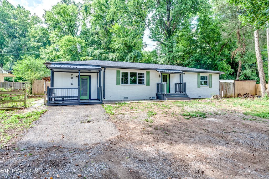 Photo of 2316 W Patrick Ave, Maryville, TN 37804 (MLS # 1344349)