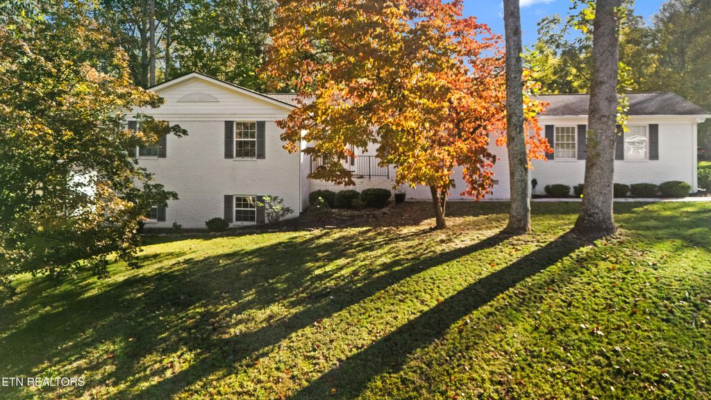 Photo of 111 Baypath Drive, Oak Ridge, TN 37830 (MLS # 1318429)