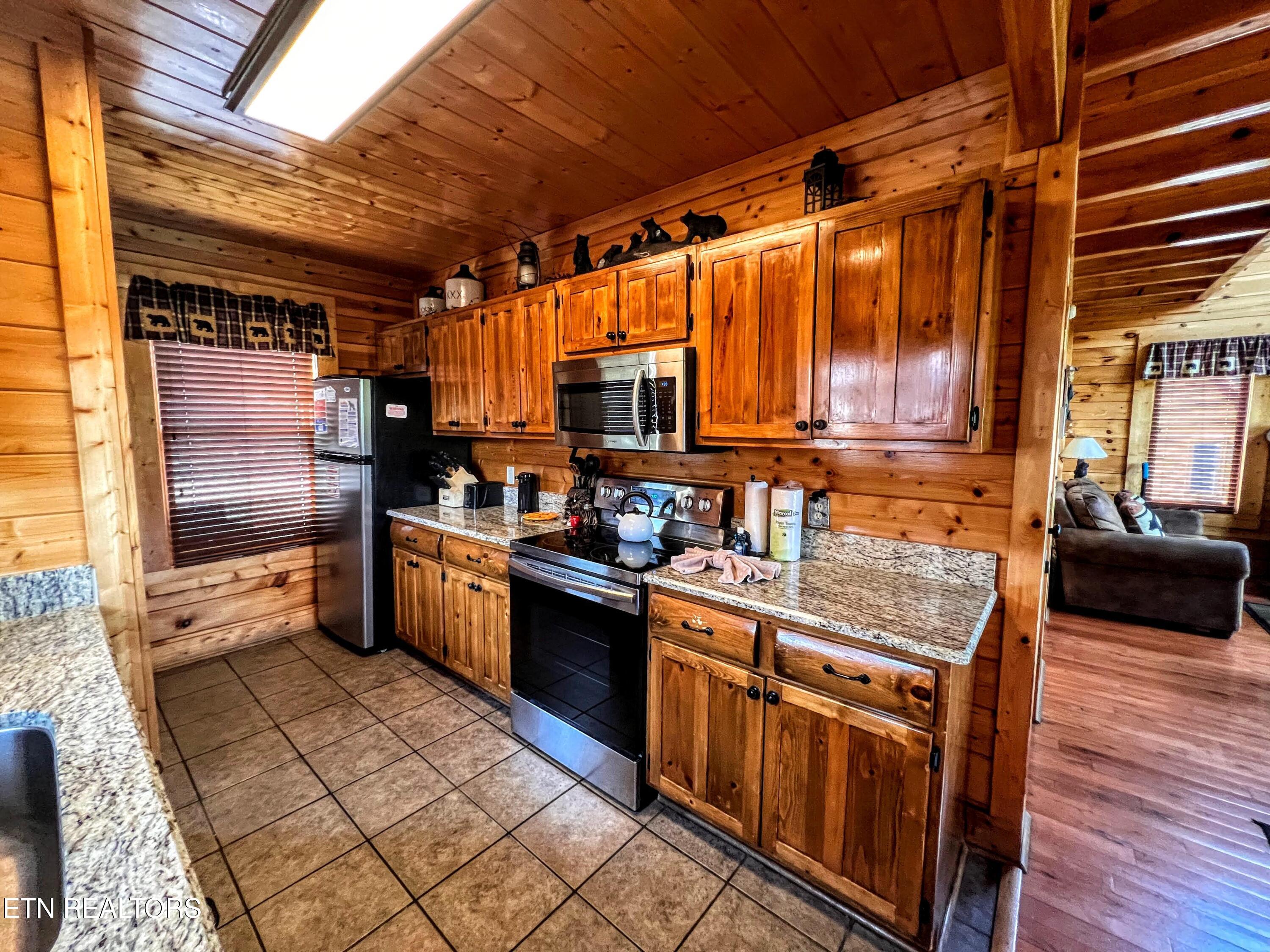 2866 White Oak Ridge Lane