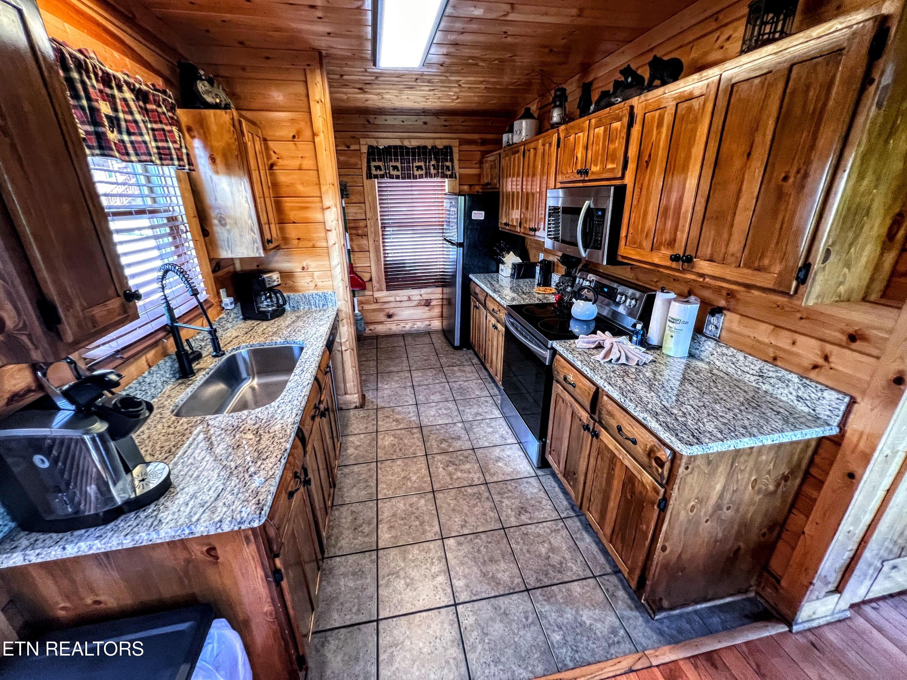 2866 White Oak Ridge Lane
