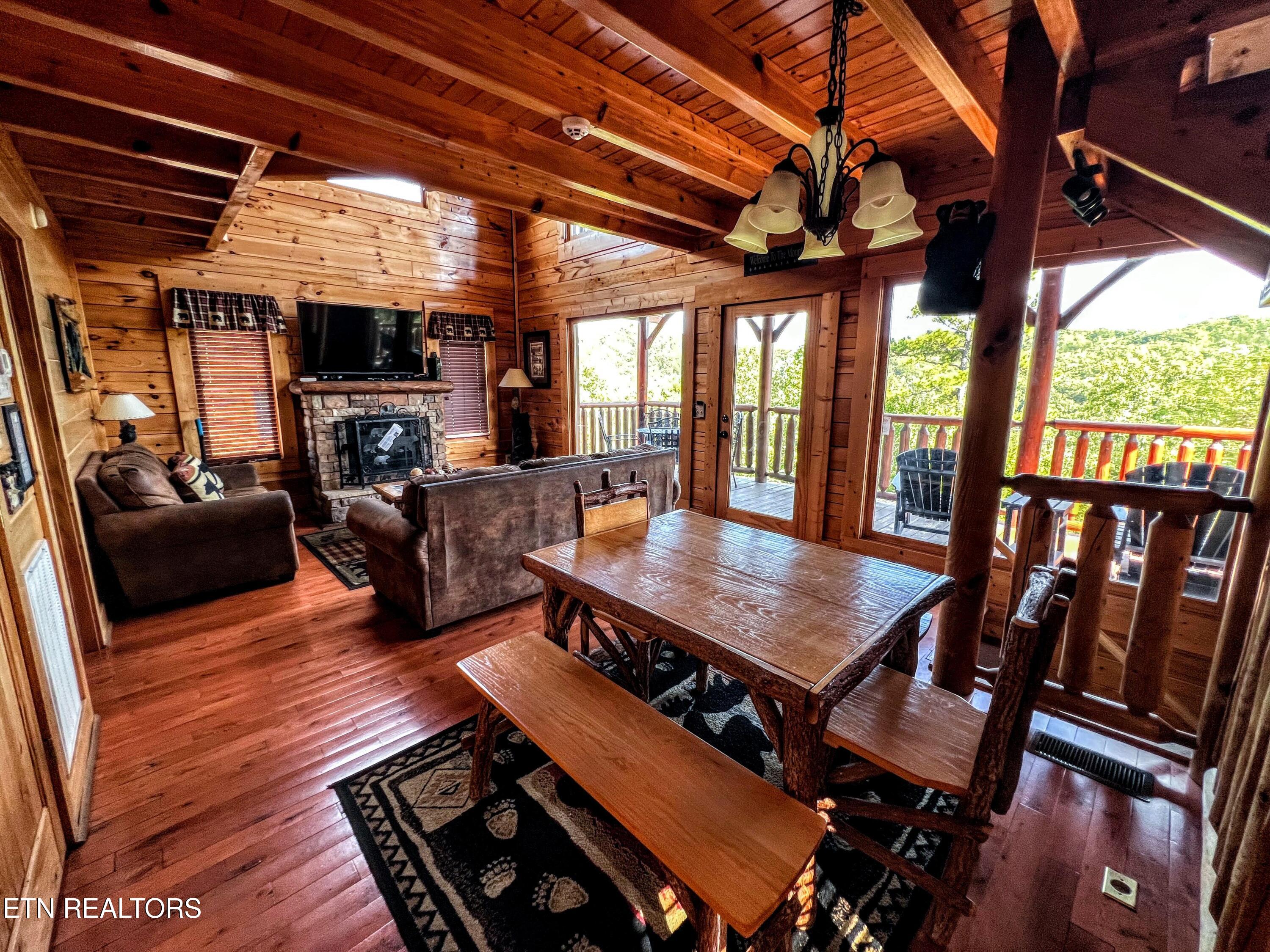 2866 White Oak Ridge Lane